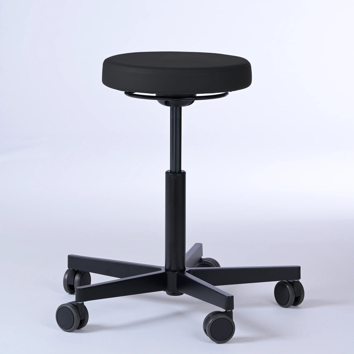 #Farbe_Schwarz • Black