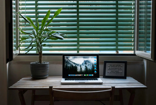 Die Vorteile von Ergonomischen Hockern im Homeoffice - Lacontaire - ergonomische Hocker für Praxis und Büro