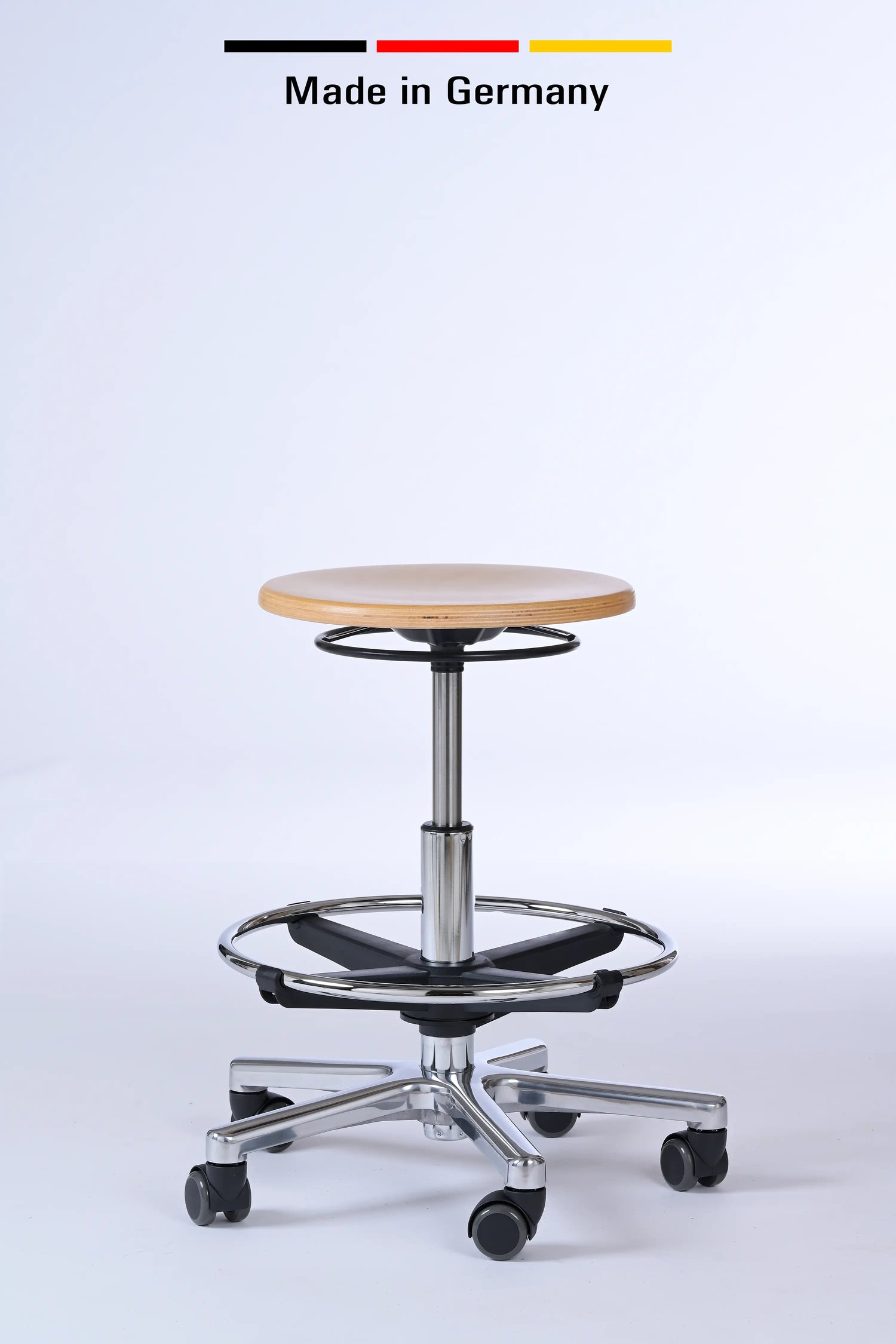 Ergonomische-Arbeitshocker-in-Ihrer-Werkstatt Activeform
