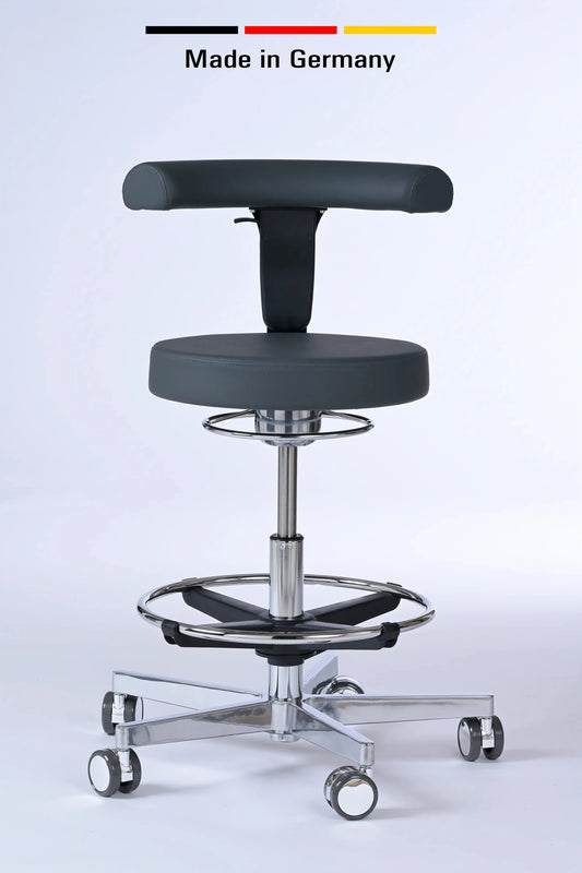Drehhocker mit Rückenlehne Lantinus – Gestell chrom mit Rollen – ergonomischer Praxishocker - Made in Germany - Lacontaire